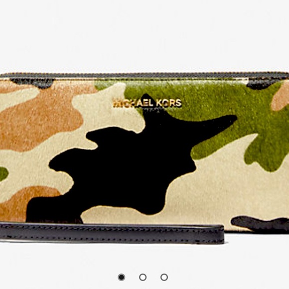 MK Travel Large Camouflage Print Calf Hair Continental Wallet NWT - Picture 6 of 8
